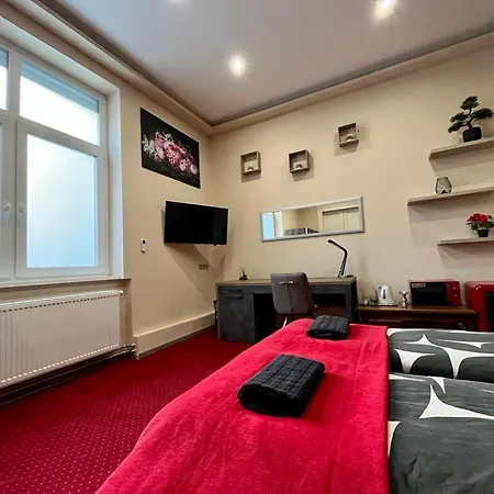 Apartment Johngold Red *