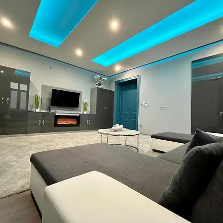 Apartment Johngold Red
