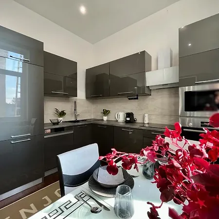 Apartment Johngold Red Debrecen